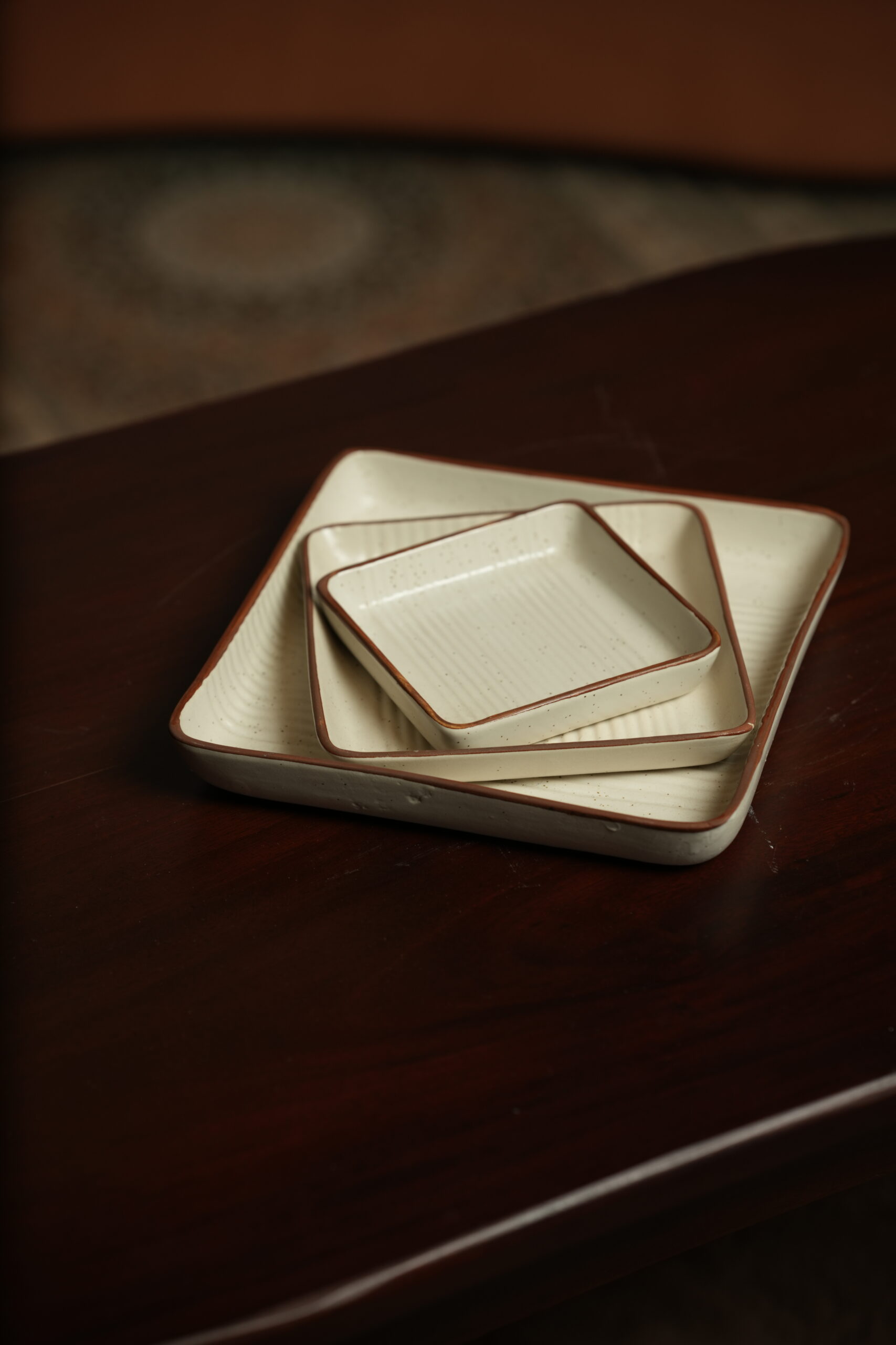 Elegant Off-White Snack & Serving Plates with Ribbed Texture - Image 3